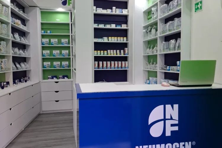 Interior de una farmacia especializada